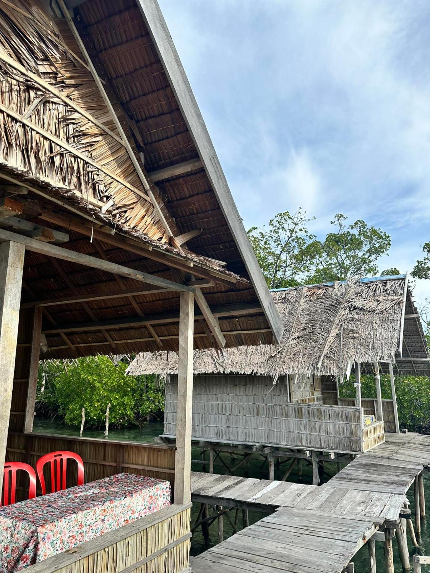 Nyanse Homestay - Raja Ampat Besir Buitenkant foto