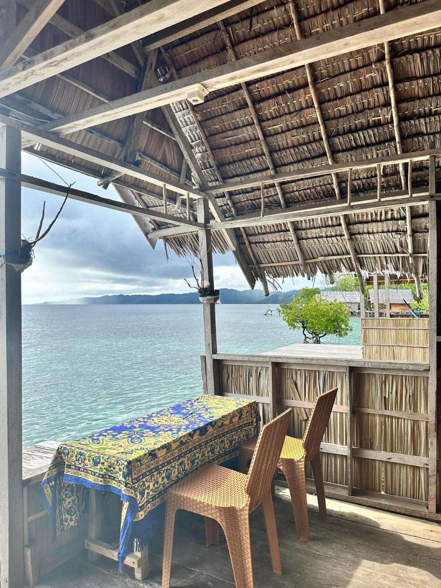 Nyanse Homestay - Raja Ampat Besir Buitenkant foto
