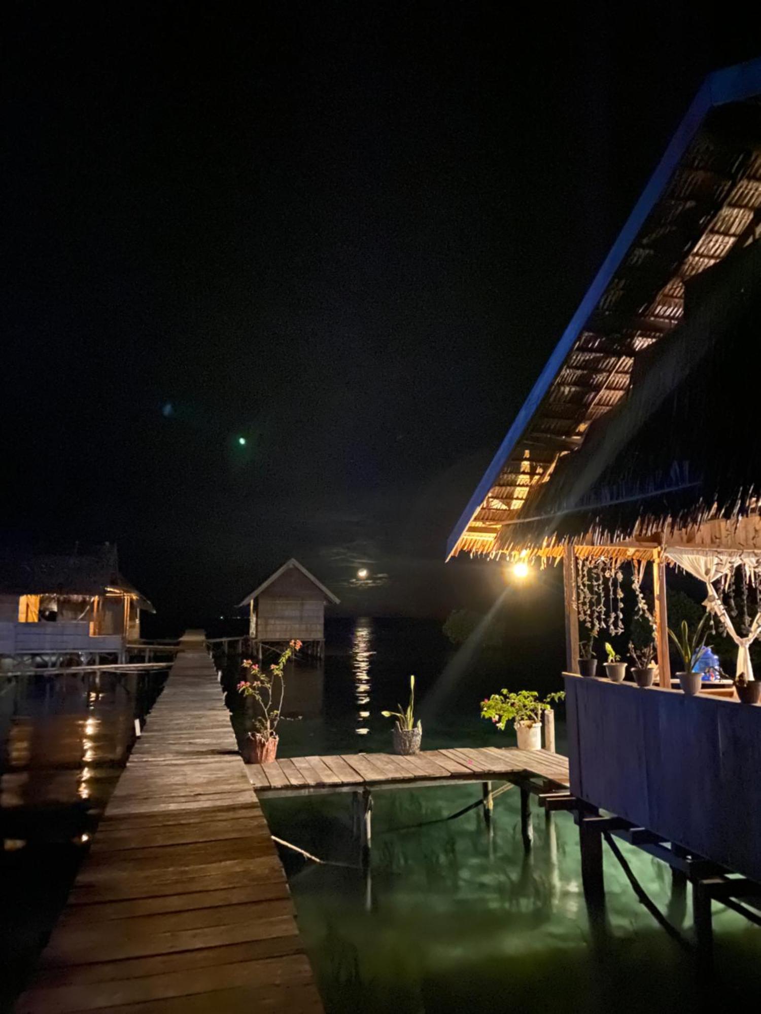 Nyanse Homestay - Raja Ampat Besir Buitenkant foto