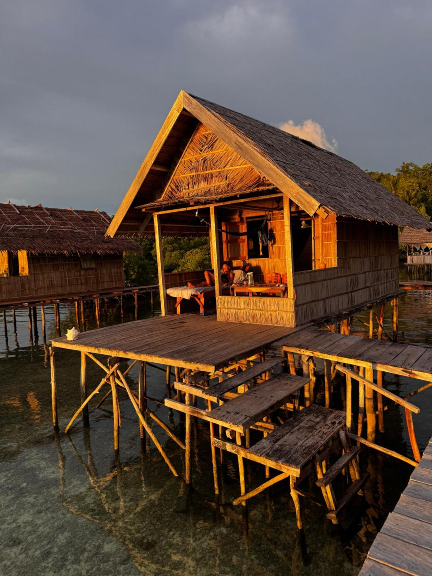 Nyanse Homestay - Raja Ampat Besir Buitenkant foto